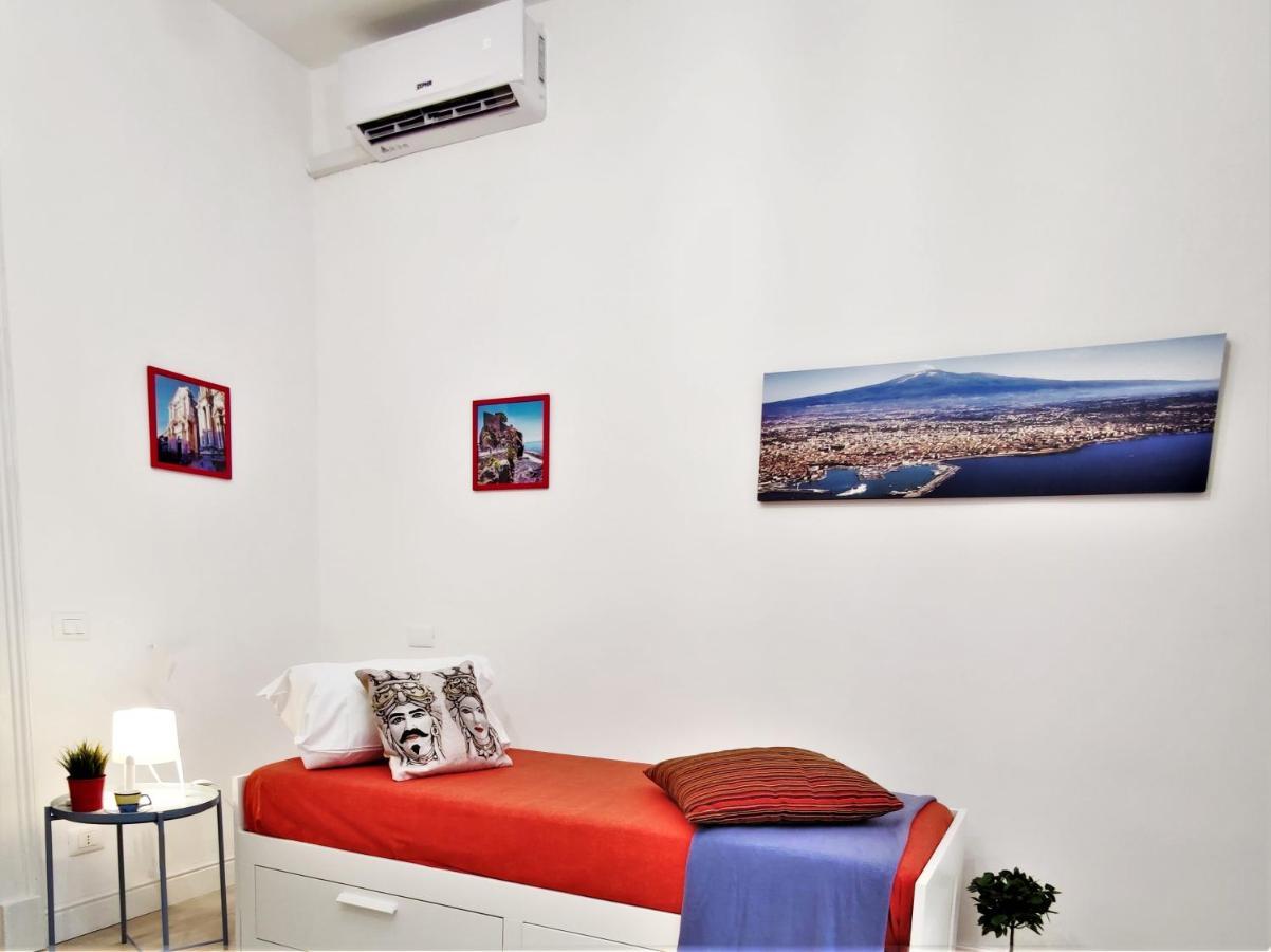 Central Apartments Caronda Street Катанія Екстер'єр фото