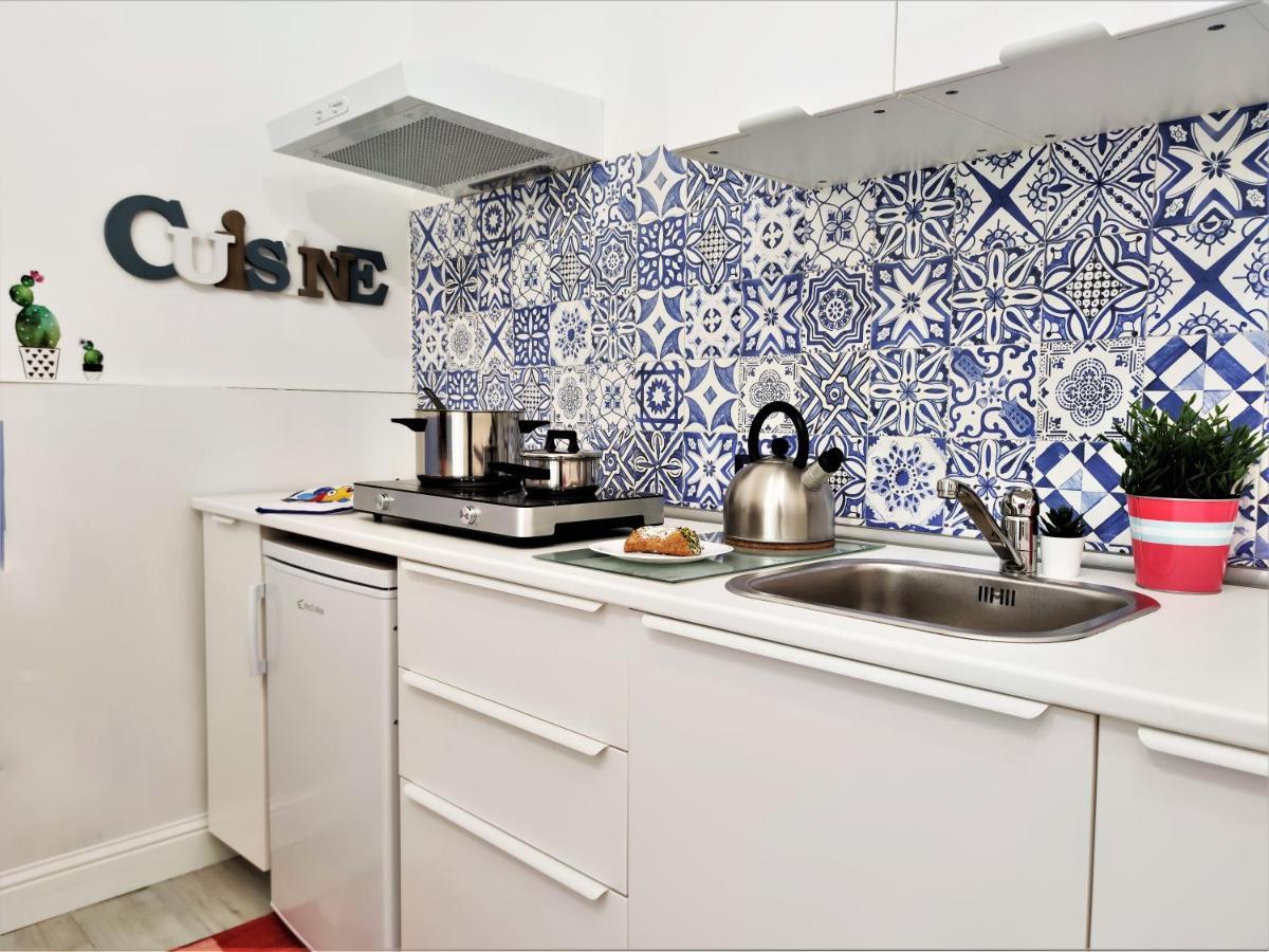 Central Apartments Caronda Street Катанія Екстер'єр фото
